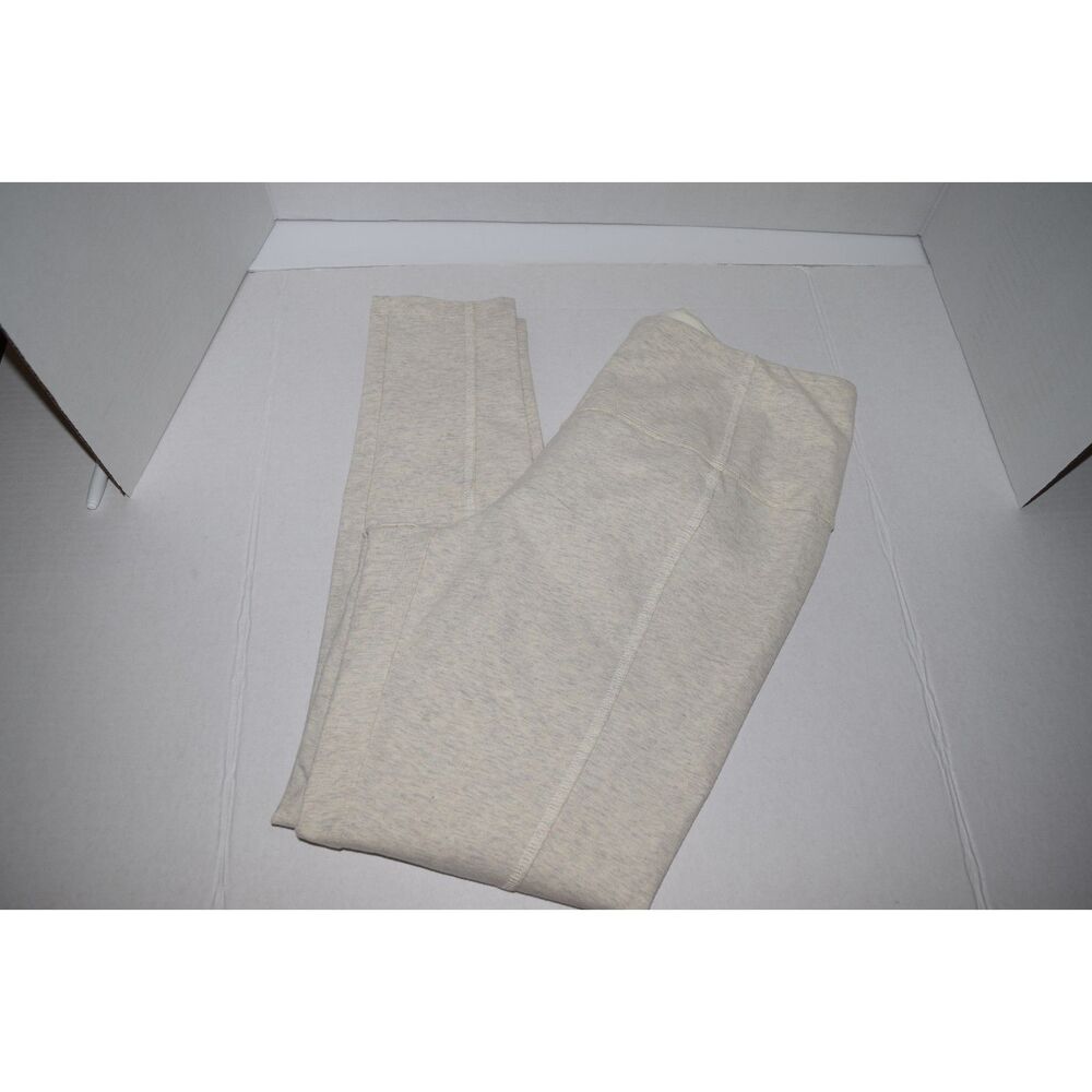 Chico's Zenergy So Slimming Seamed Crop Leggings Oatmeal - Size 1